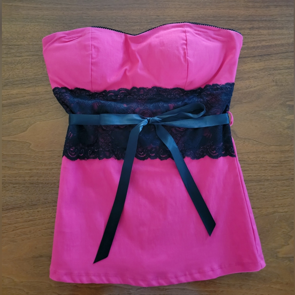 Body Central Hot Pink Strapless Corset Top with Black Lace Accent - Picture 6 of 10